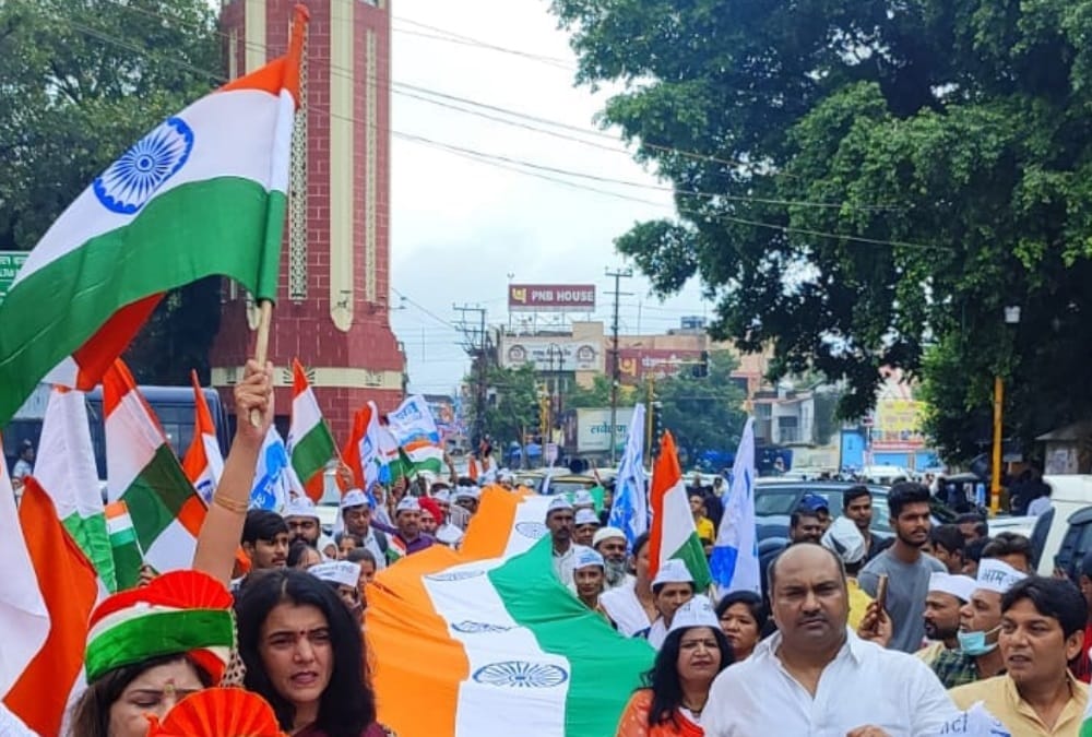 Independence Day 2022: AAP workers Held tiranga yatra With 101 feet long tricolor in Uttarakhand
