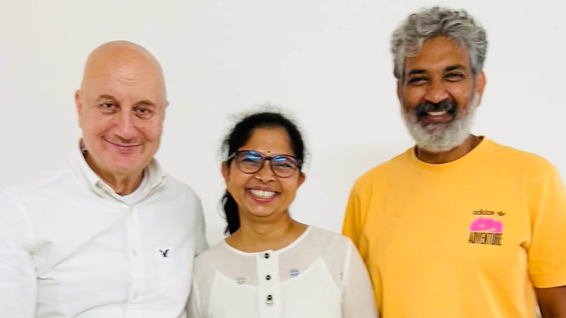 RRR Director SS Rajamouli Host Lunch For Anupam kher At His Place, Actor Give him traditional shawl