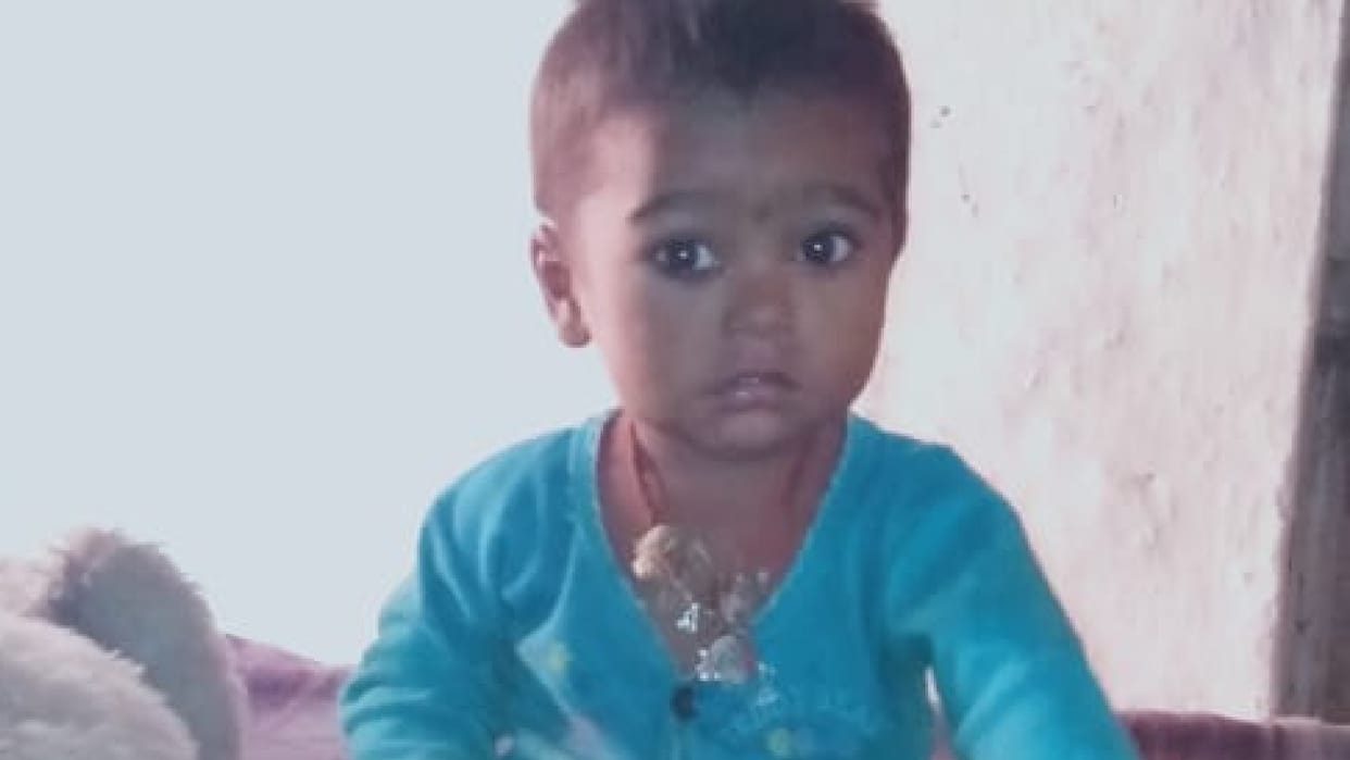 In Chhatarpur, one and a half year old child licked poison while playing, family reached hospital in critical