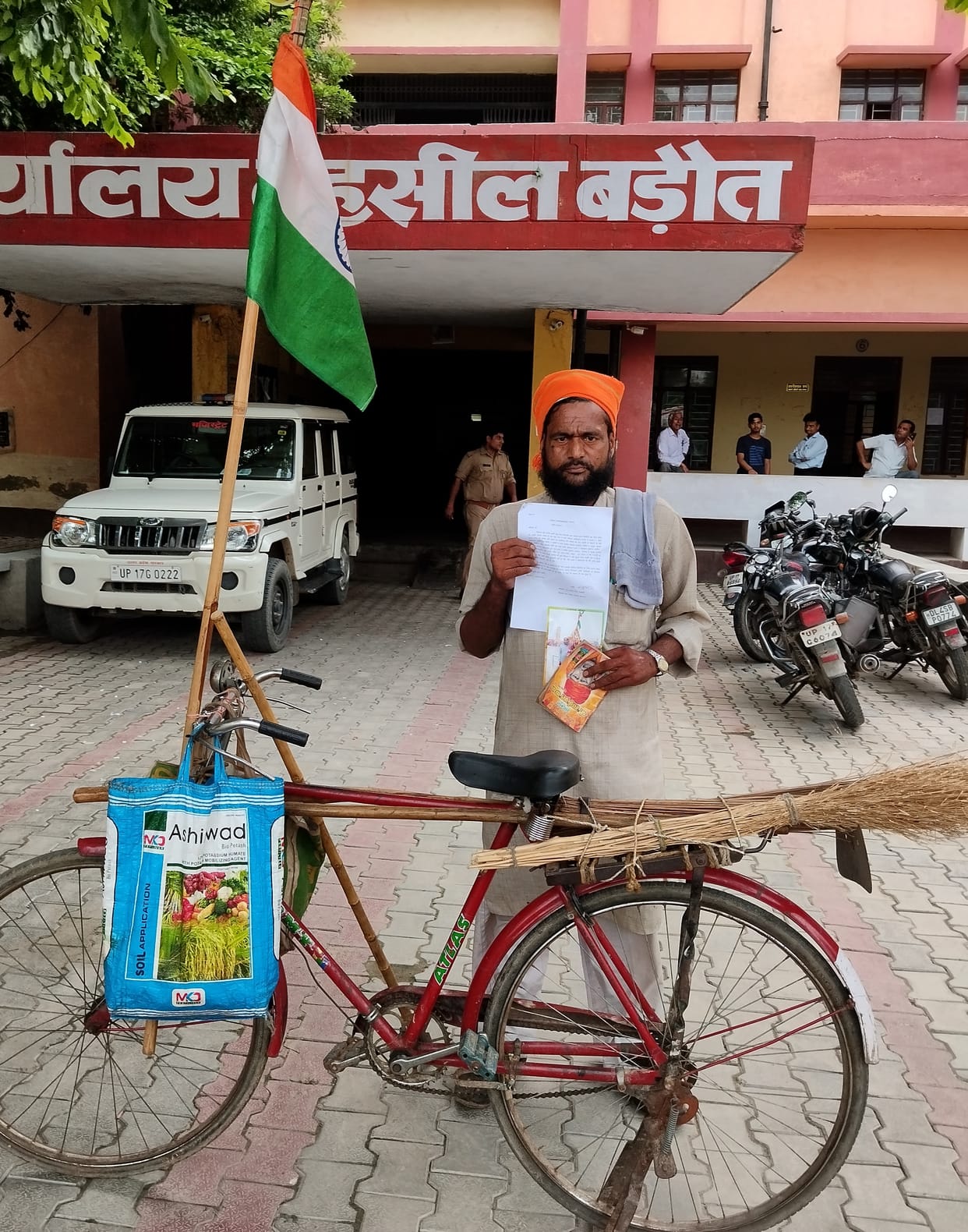 ... sir, people do not like to bring my kanwar, so stopped honorarium
