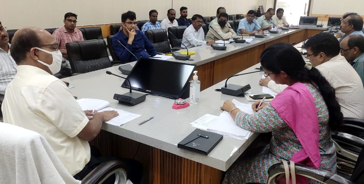 District Magistrate reprimanded the officers