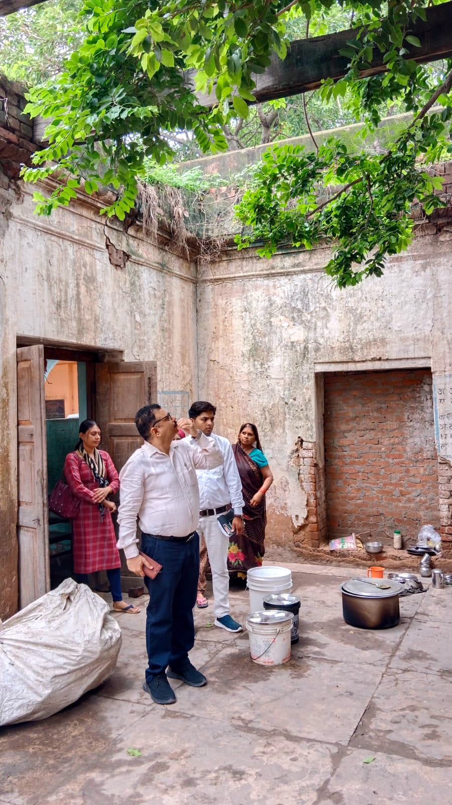 SDM found a primary school in ruins situation under inspection at Bilsi in Badaun