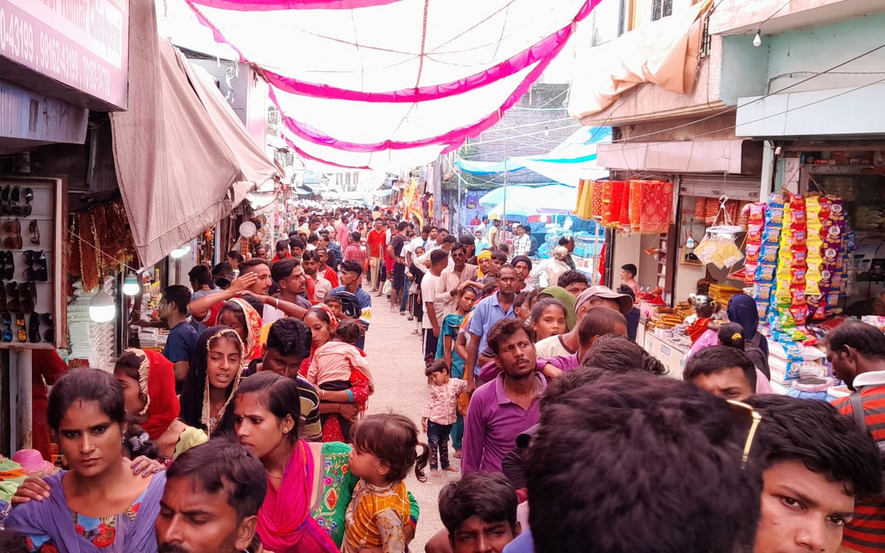 42012 people worship mata chinpurni on 3rd august