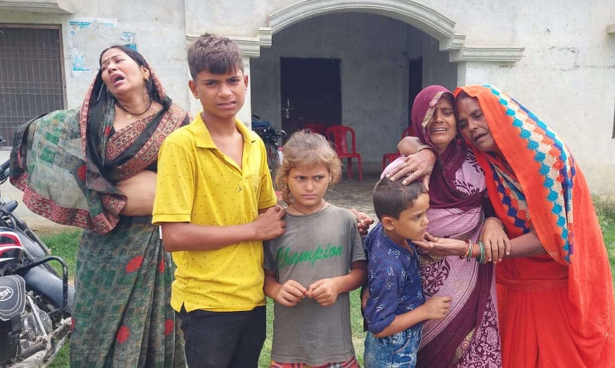 balrampur,snake bite,two person death