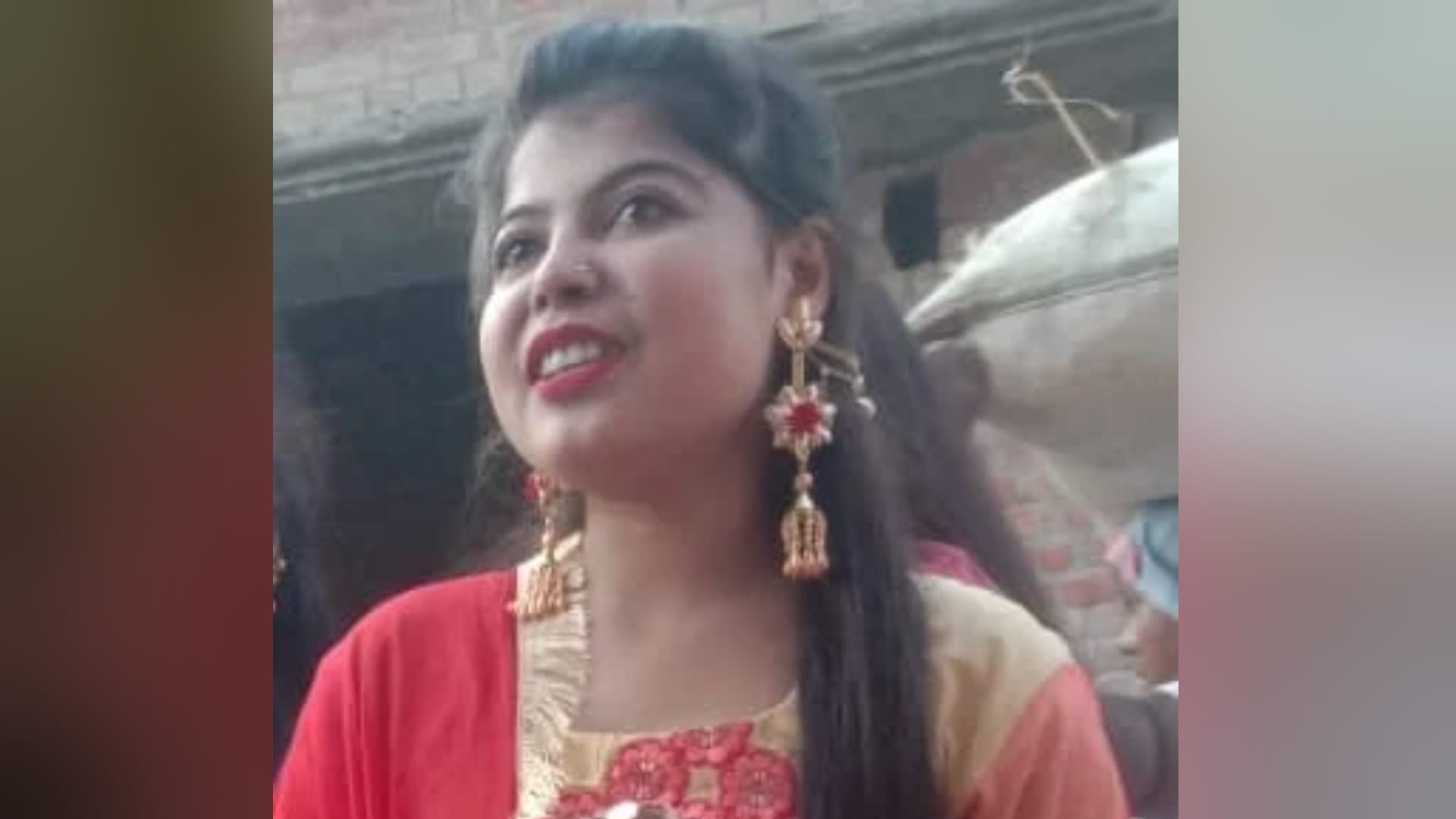 firecracker blast in jehanabad pilibhit Three real sisters dead bodies were buried