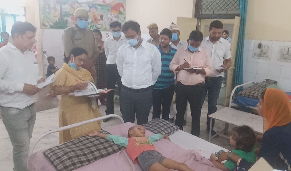 Hathras: Hospitals found operating without doctors
