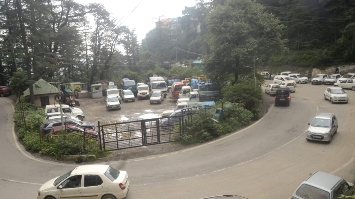 At present, buses of Upper Shimla will run from Lakkar Bazar bus stand only.