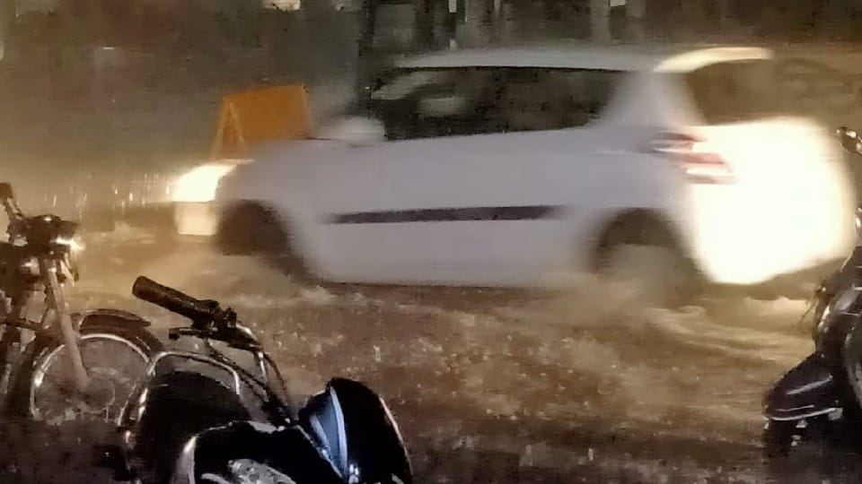 MP Weather Update: Weather changed in Madhya Pradesh, heavy rain in many districts including Indore