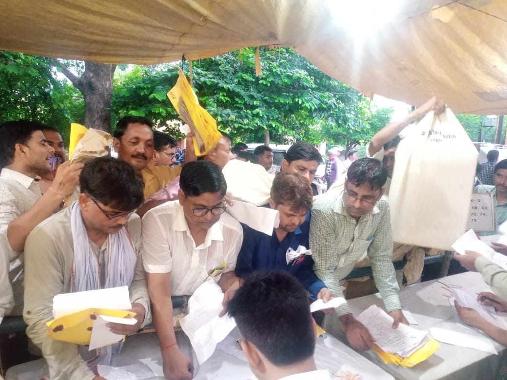 Hathras: 40 percent polling in Sadabad amid tight security