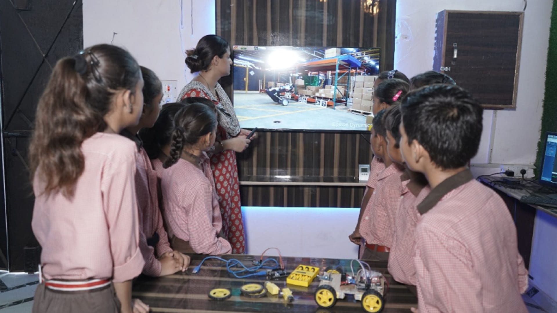 Unique story: students of up government school have made robotic car and rocketry project in Meerut