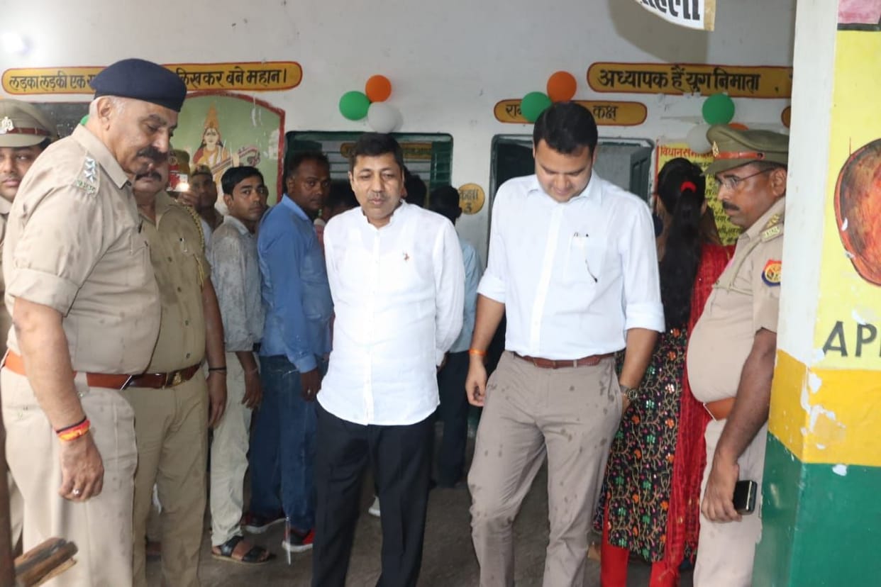Etawah: 1198 votes cast in the by-election for the post of head in Alampur Naria