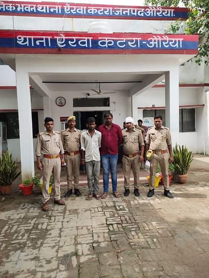 Two arrested for selling fake jewelery to jewelers