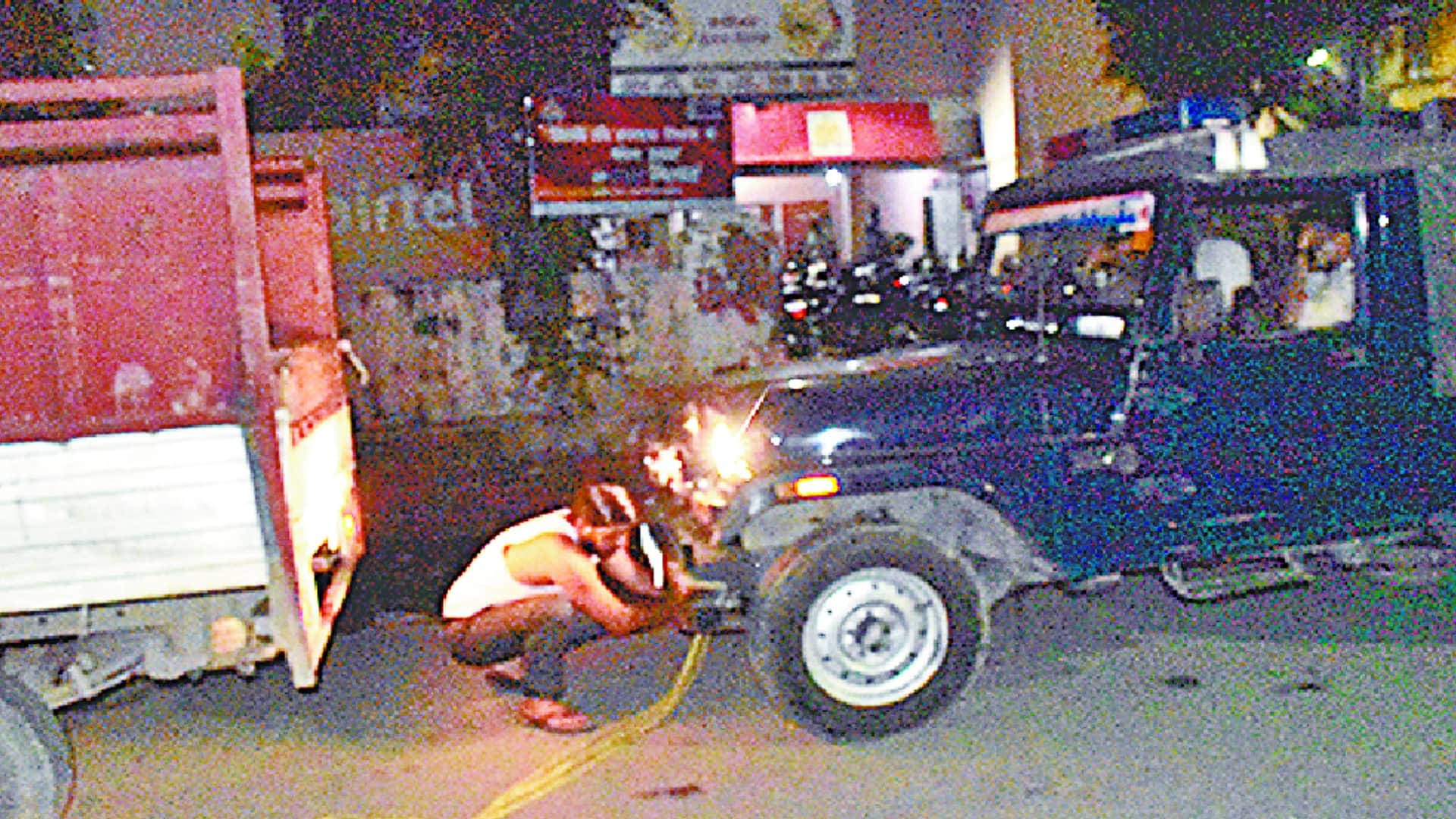 Exclusive: police who went to catch the stuntmen had to be pulled his jeep by Tata magic in Meerut