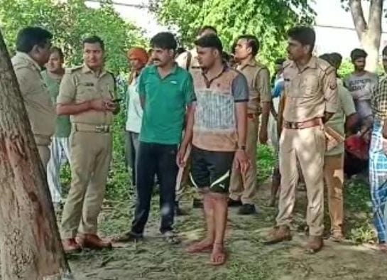 Dead body of a young man found hanging from a noose on a tree near Saini Kotwali