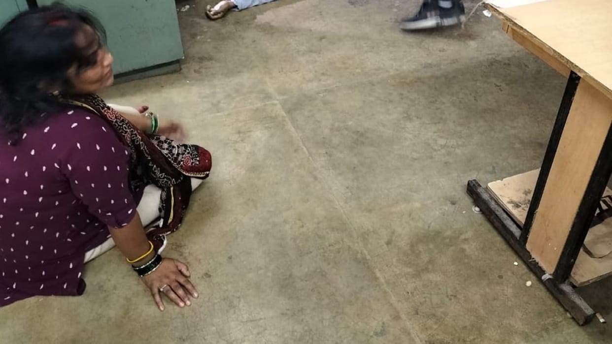PWD clerk dies in suspicious Condition, dead body found in headquarters In Lukcnow