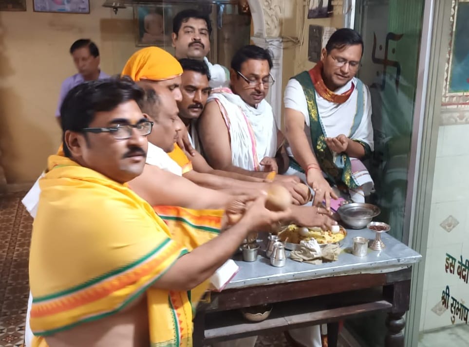 Parshvanath Swami's salvation Kalyanak celebrated with pomp