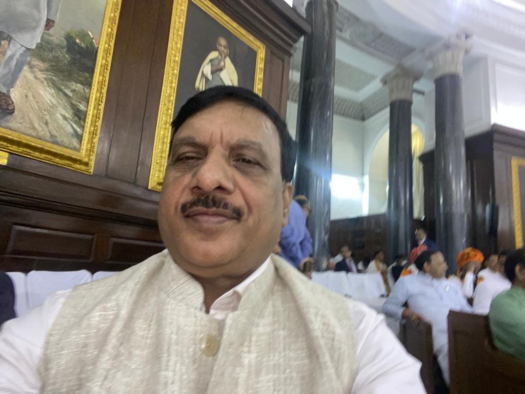 Raised the demand for providing nutritious food in mid-day meal