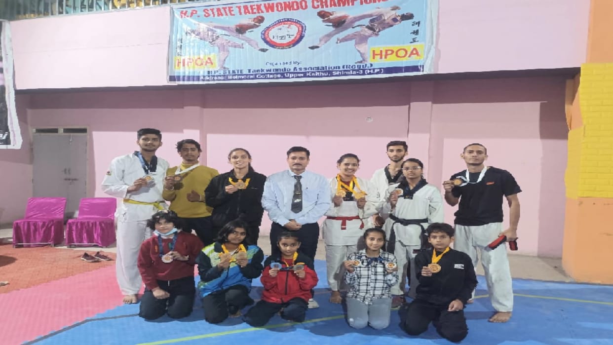 Hamirpur won 16 medals in state level Taekwondo event, Manikaran's Srishti won silver in kickboxing