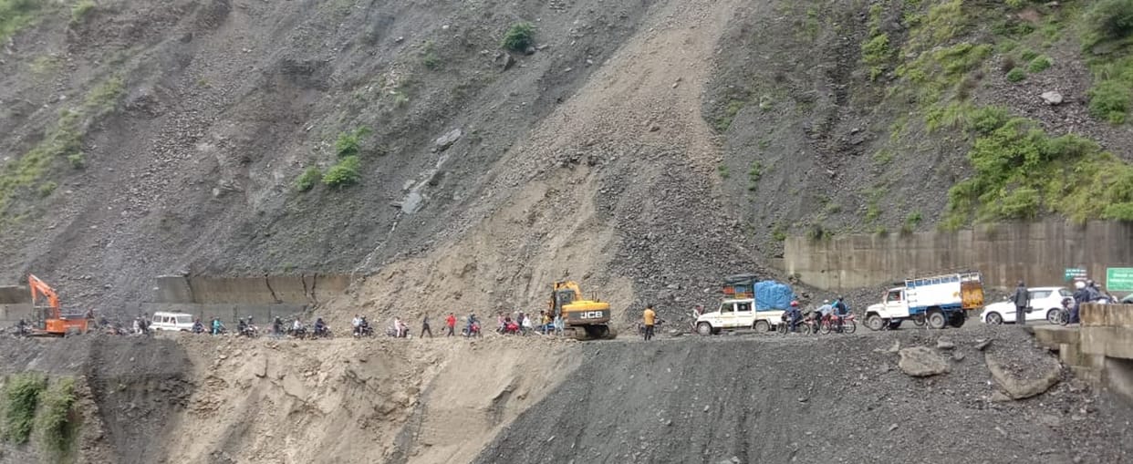 Uttarakhand Weather Badrinath Highway obstructed at many places, Orange alert