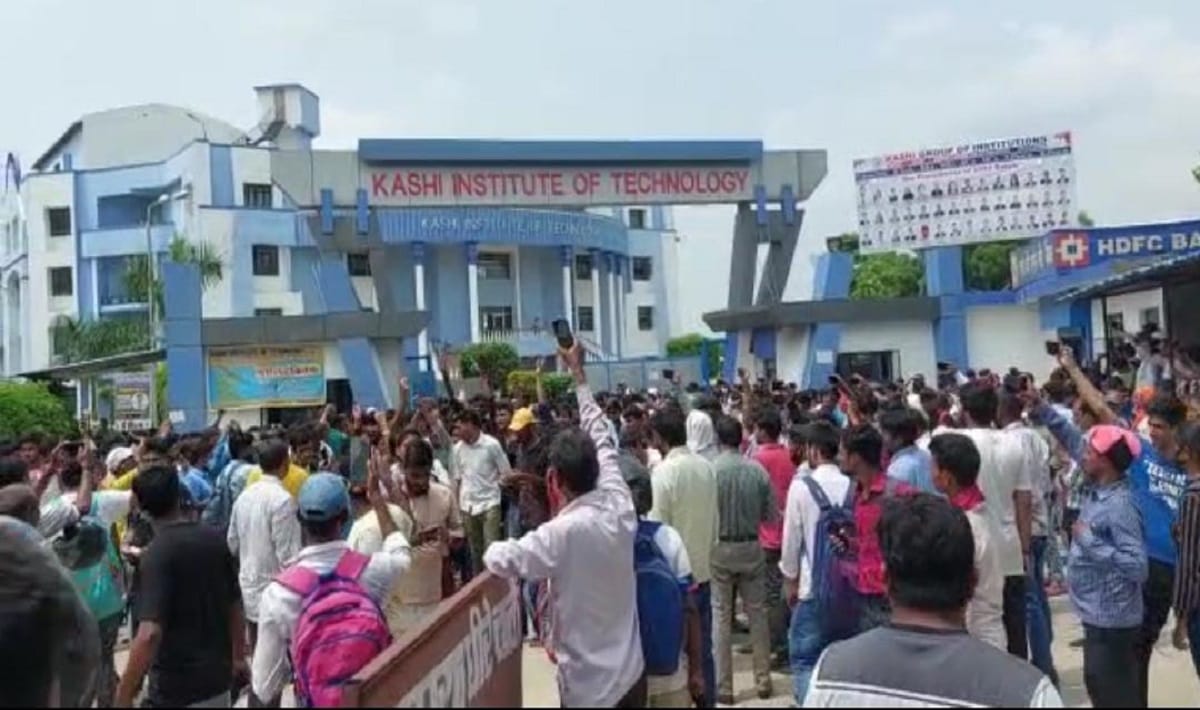 CUET exam canceled due to uproar in varanasi students were furious after server down