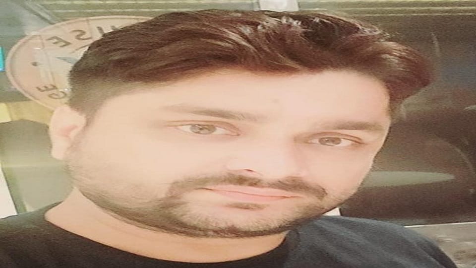 Murder shoots silver trader in Agra and beheaded dead body