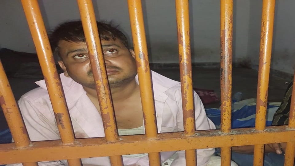 Murder shoots silver trader in Agra and beheaded dead body