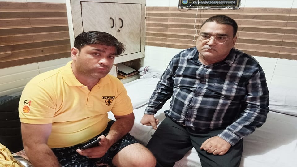 Murder shoots silver trader in Agra and beheaded dead body
