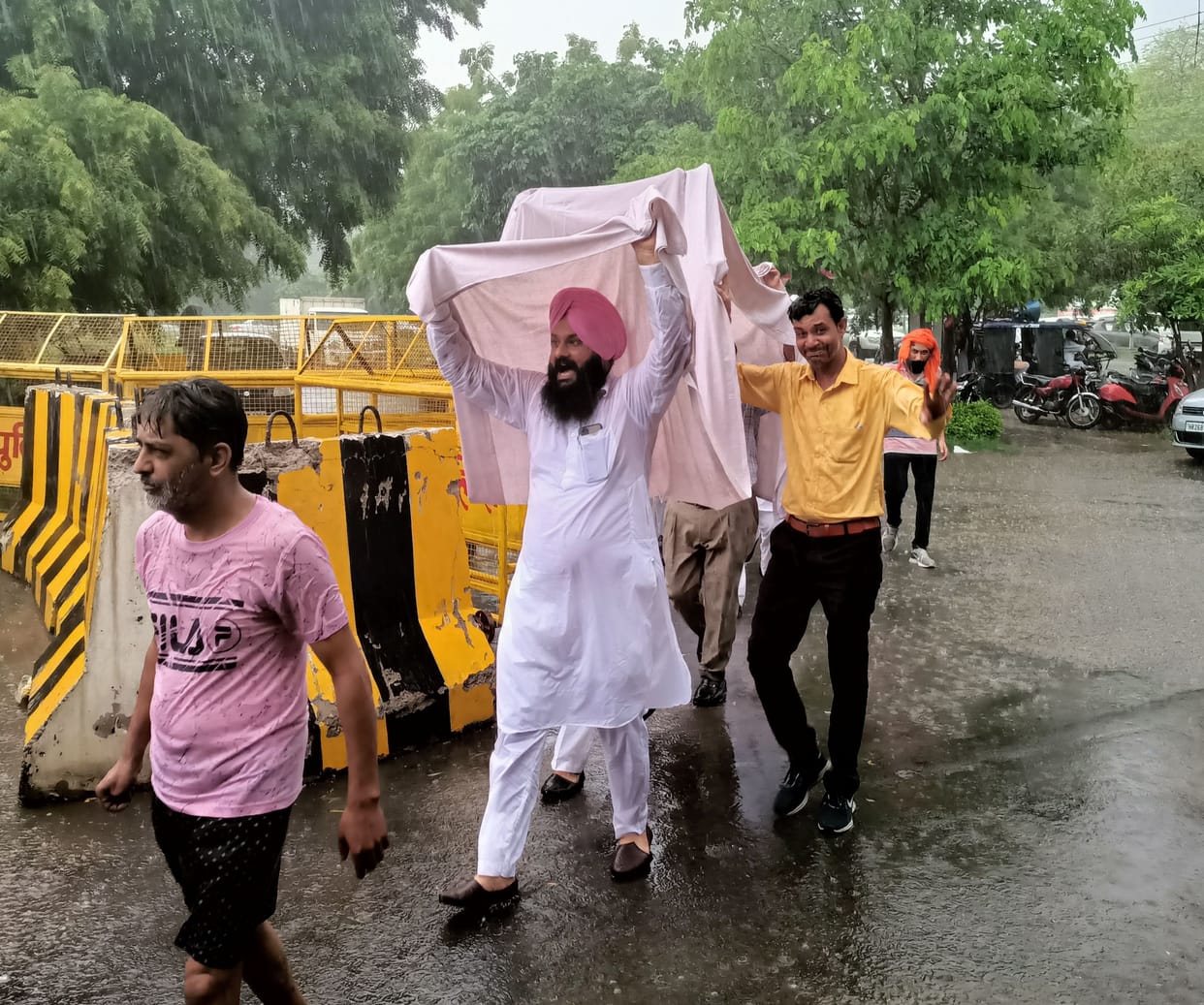 Angry over the samman pension cut, elderly people stage a farmers' protest at mini-secretariat