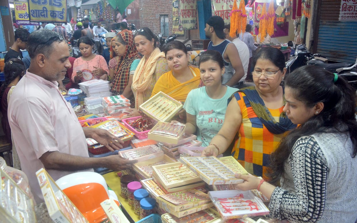 Aligarh: These rakhis are wooing sisters