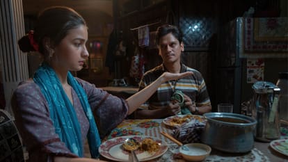 Darlings Movie Review by Pankaj Shukla Netflix India Alia Bhatt Shefali Shah Vijay Varma Red chillies