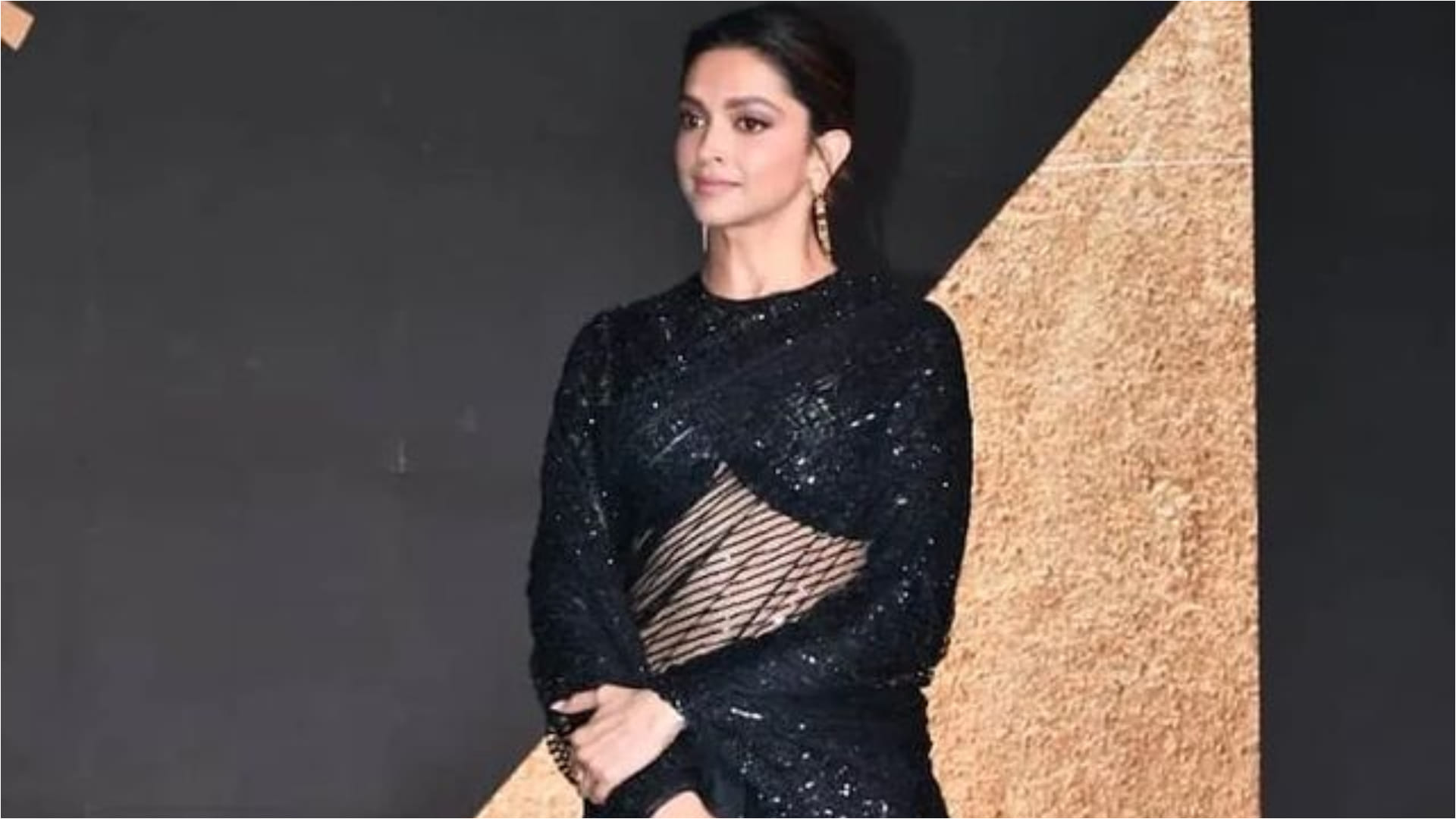 black saree trend deepika padukone to malaika arora bollywood divas in stunning black saree