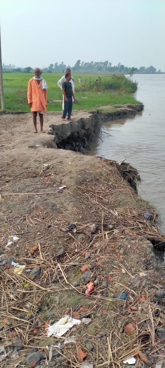 The cutting of Ghaghra river intensifies, crisis on 35 houses of Dholbaja village