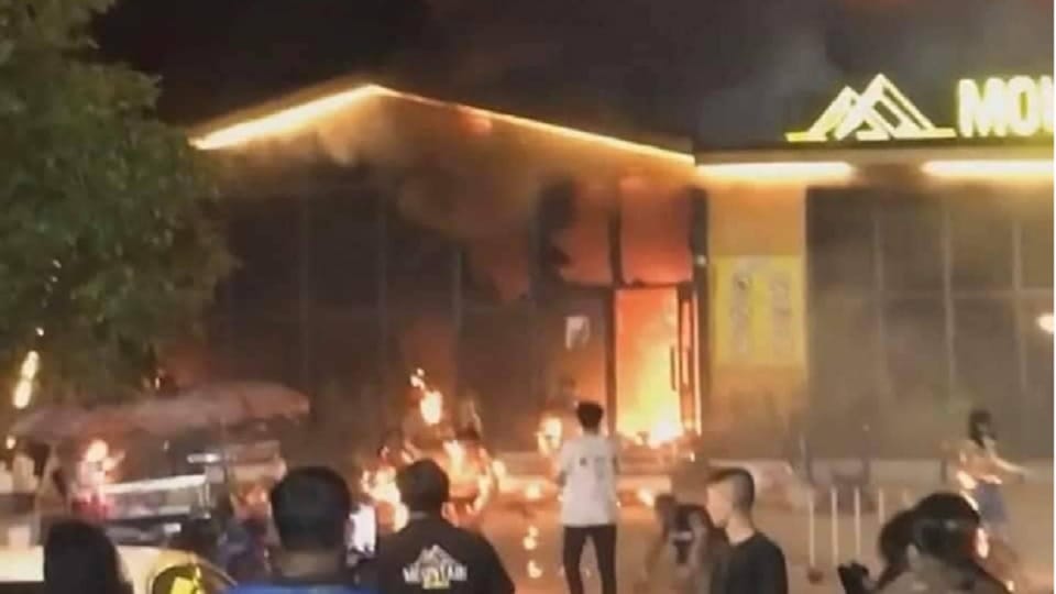 fire at nightclub in Thailand, 40 killed, 10 wounded