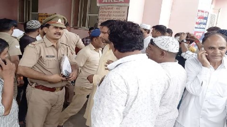 accused reached police station after attacked on girl with knife