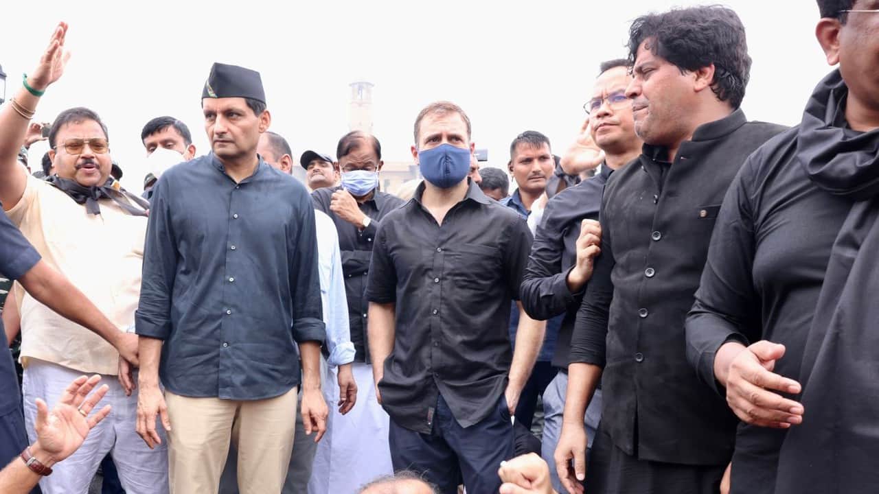 Congress Protest: From Sonia to Priyanka and Rahul, see how Congress protest