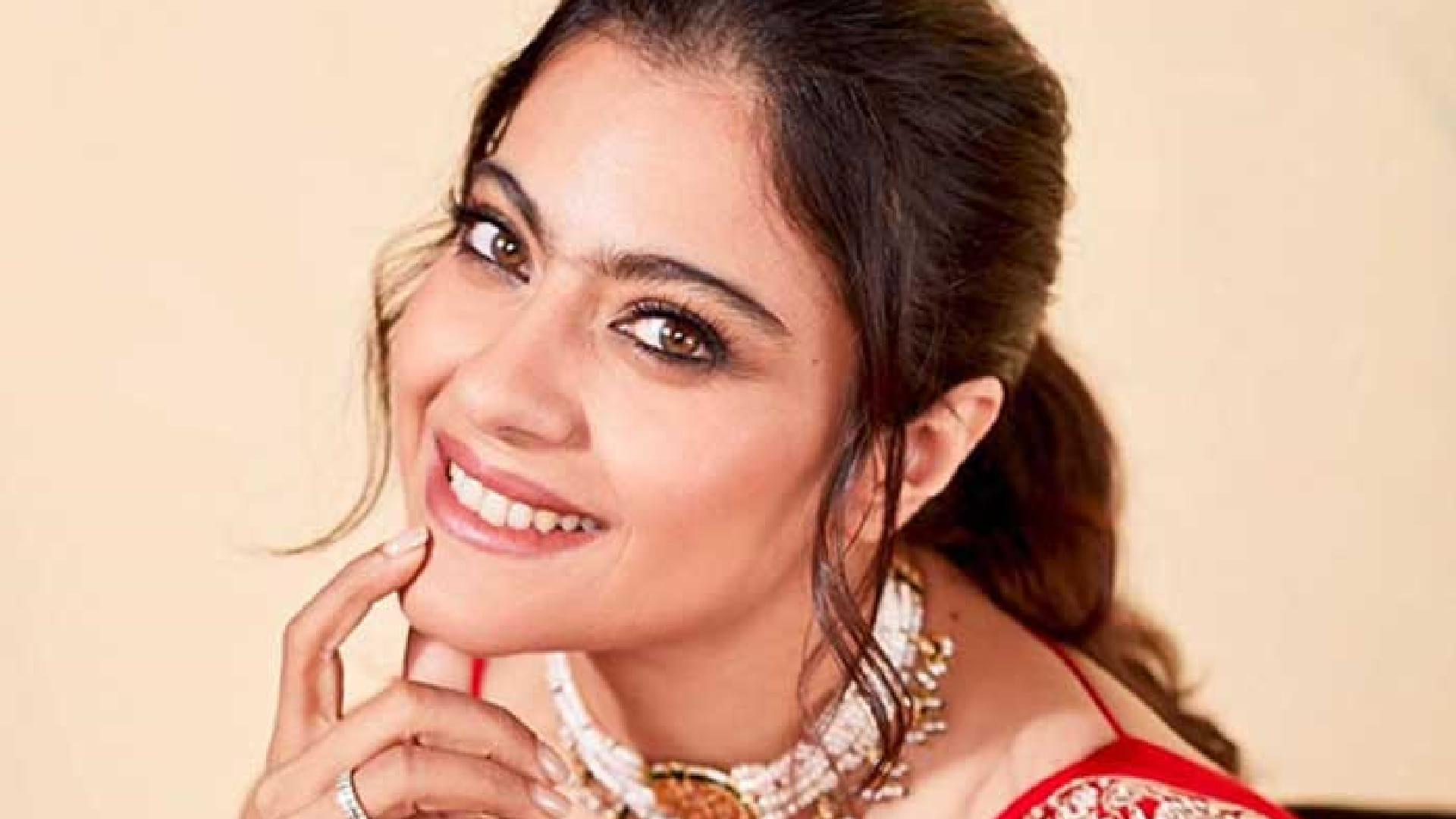 Kajol Birthday Know Interesting Facts About Actress and her Net Worth Car Collection