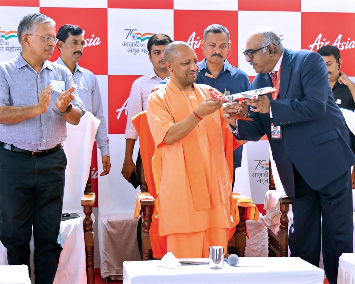 CM Yogi inaugurated: Air Asia service started from Lucknow to New Delhi, Goa and Bangalore