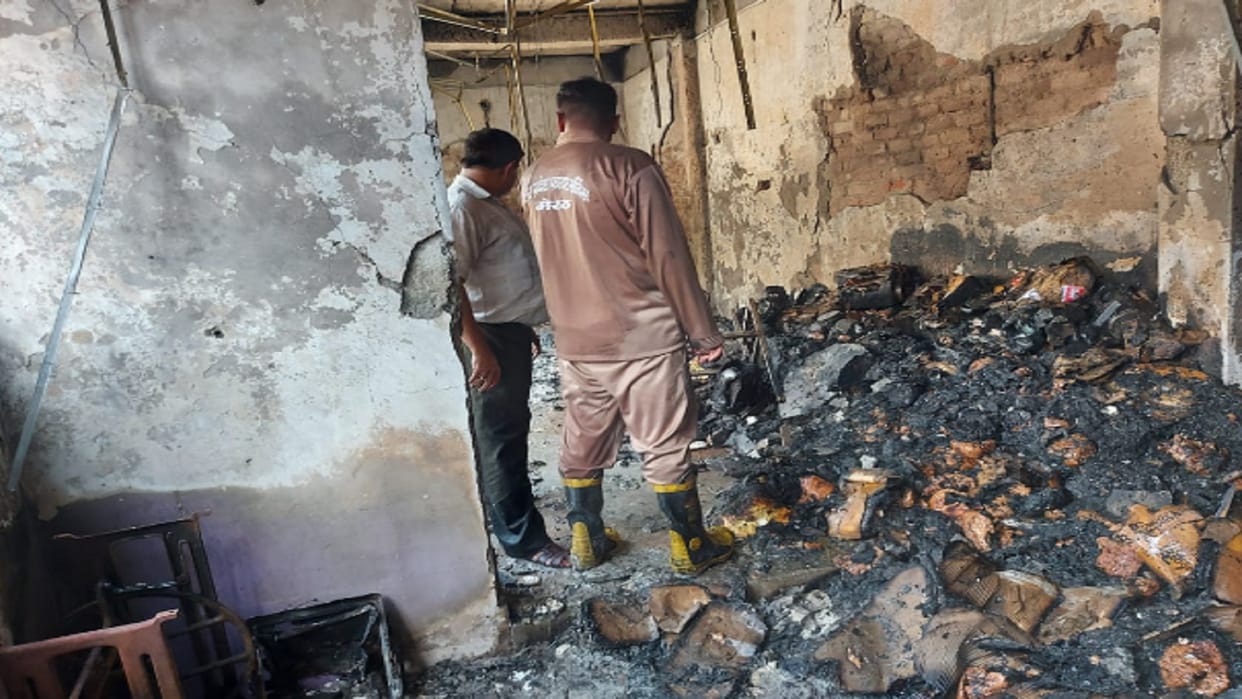 A fire broke out in the godown of Supplement Protein in Meerut of Uttar Pradesh