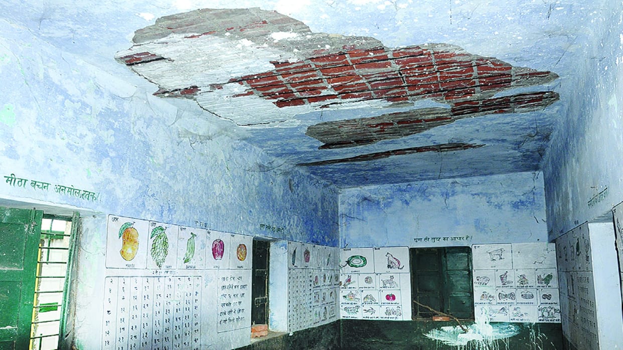 The plaster of the roof of the school building fell