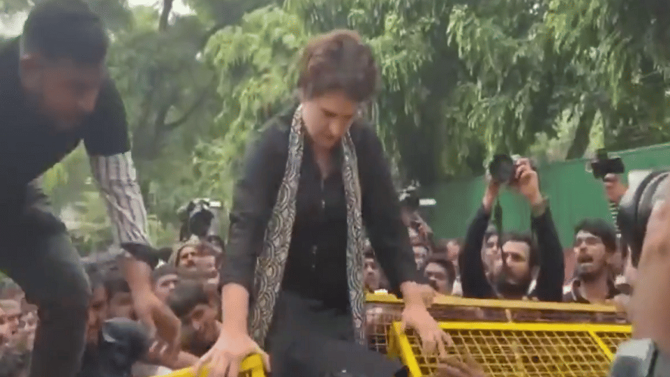 Congress Protest Live Updates Protest Against Inflation and Unemployment, Rahul Gandhi Press Conference Today