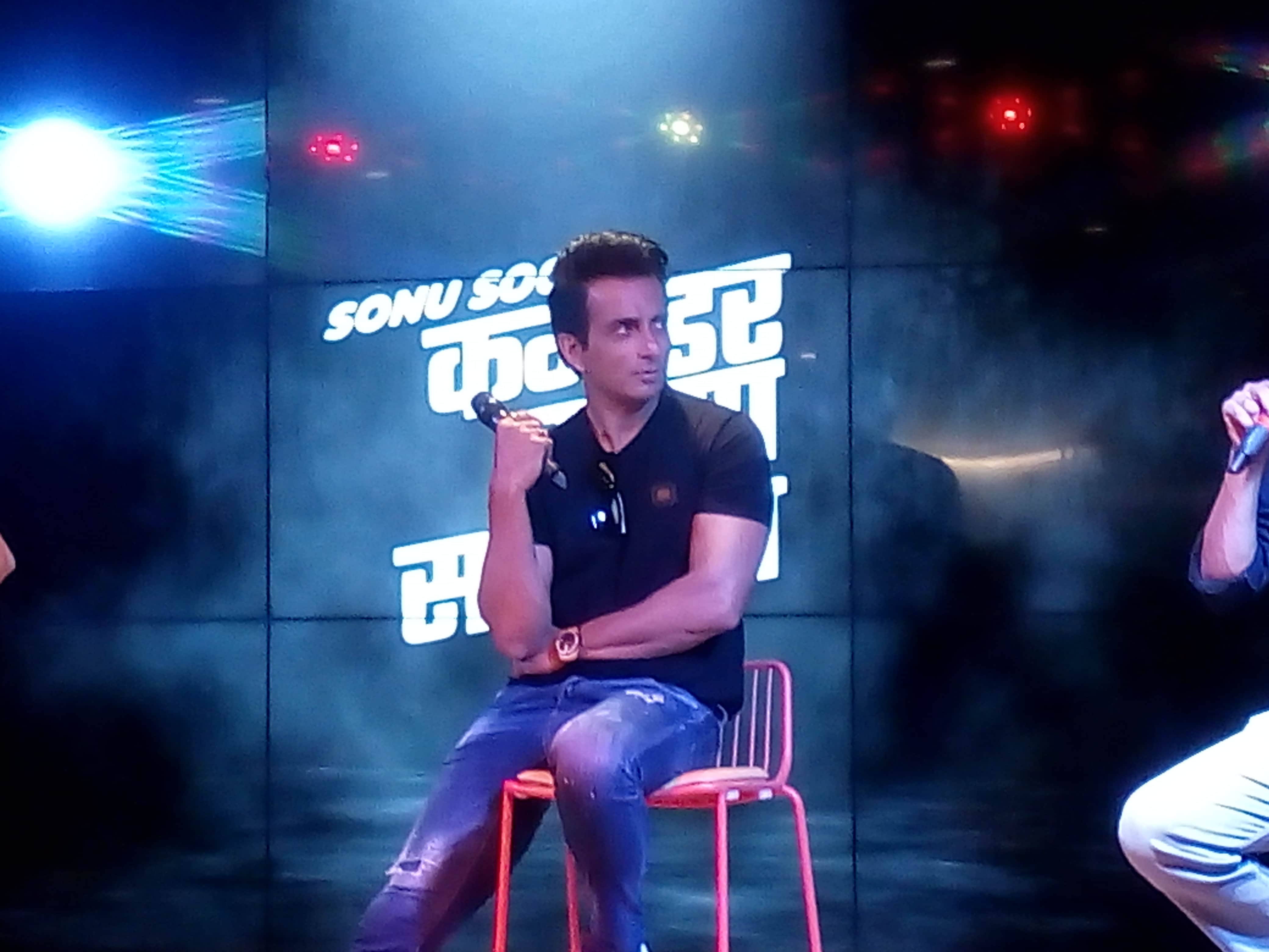 Sonu Sood becomes the voice of Commander Karan Saxena in amit khan podcast web series to start soon
