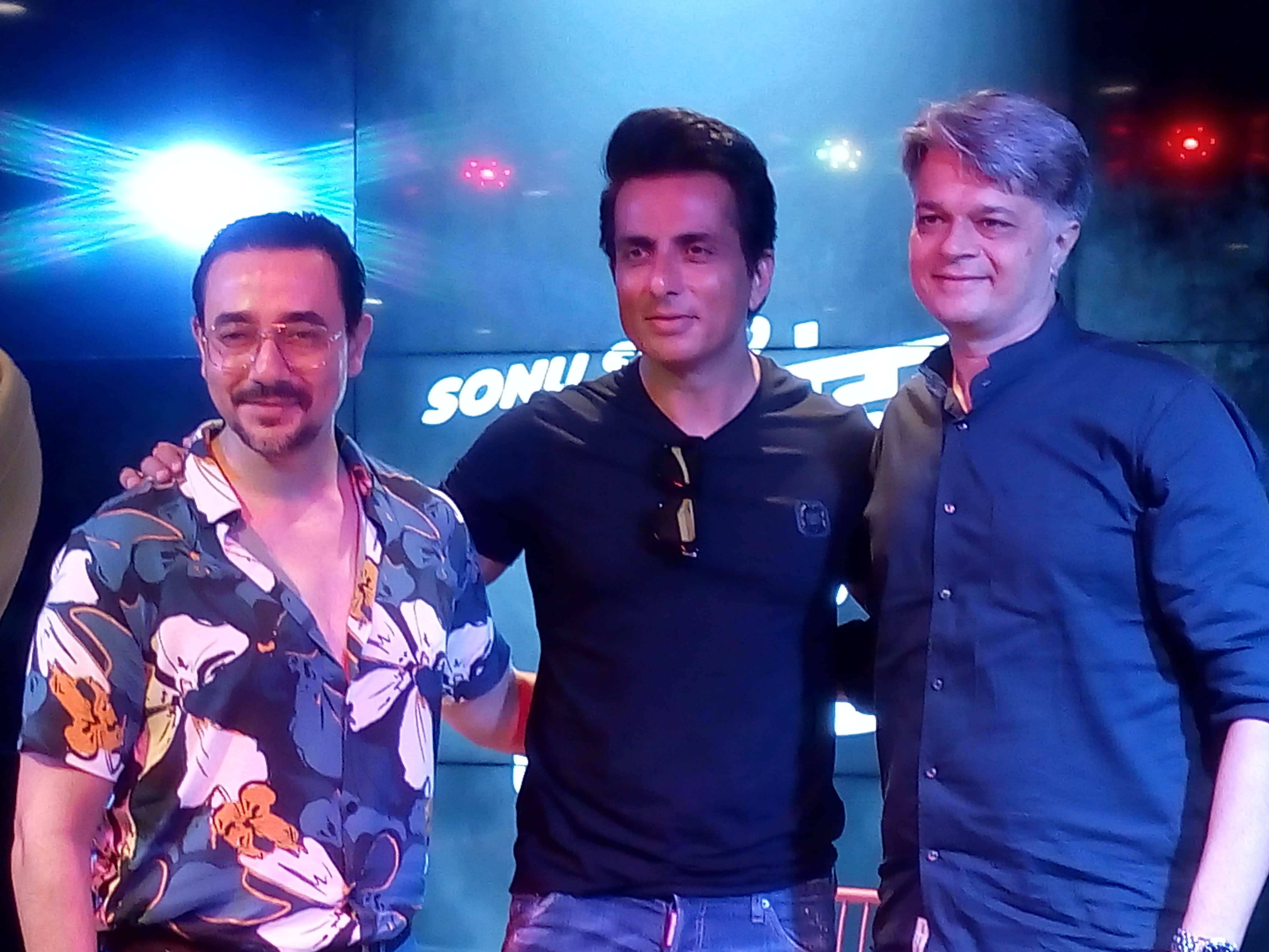 Sonu Sood becomes the voice of Commander Karan Saxena in amit khan podcast web series to start soon