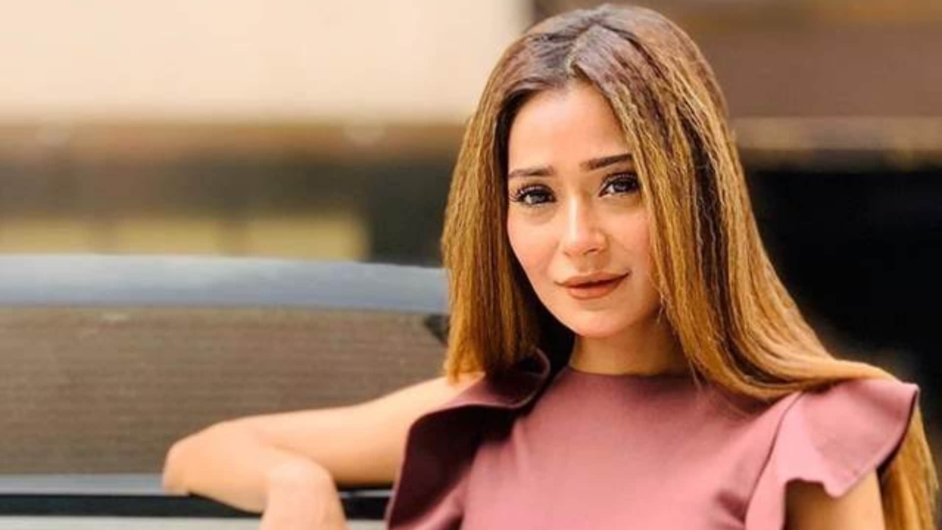 Sara Khan Birthday: know about bidaai bigg boss 4 fame actress affairs marriage career controversies