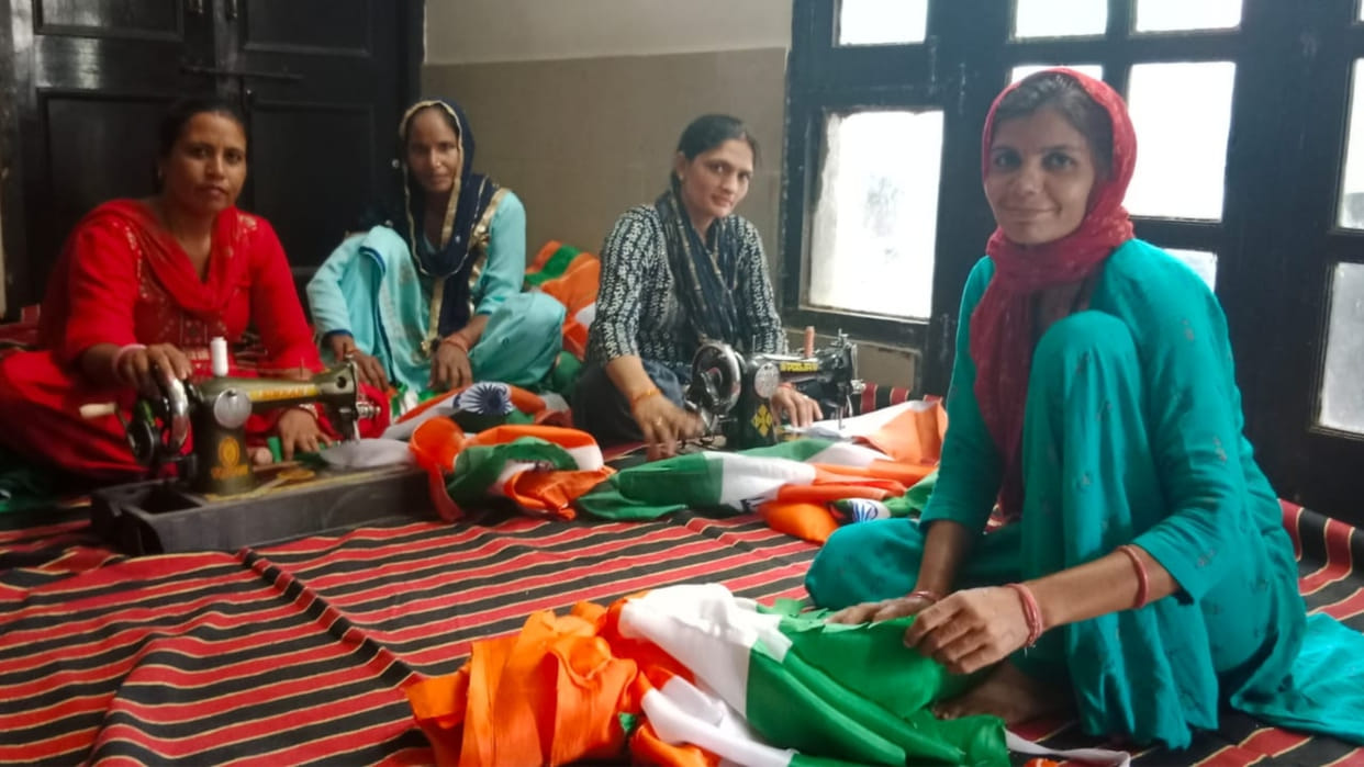 The women of the group engaged in making 2.5 lakh tiranga