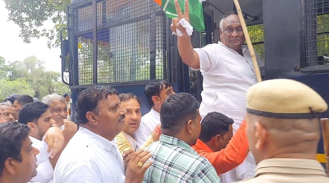 Congressmen arrested against inflation