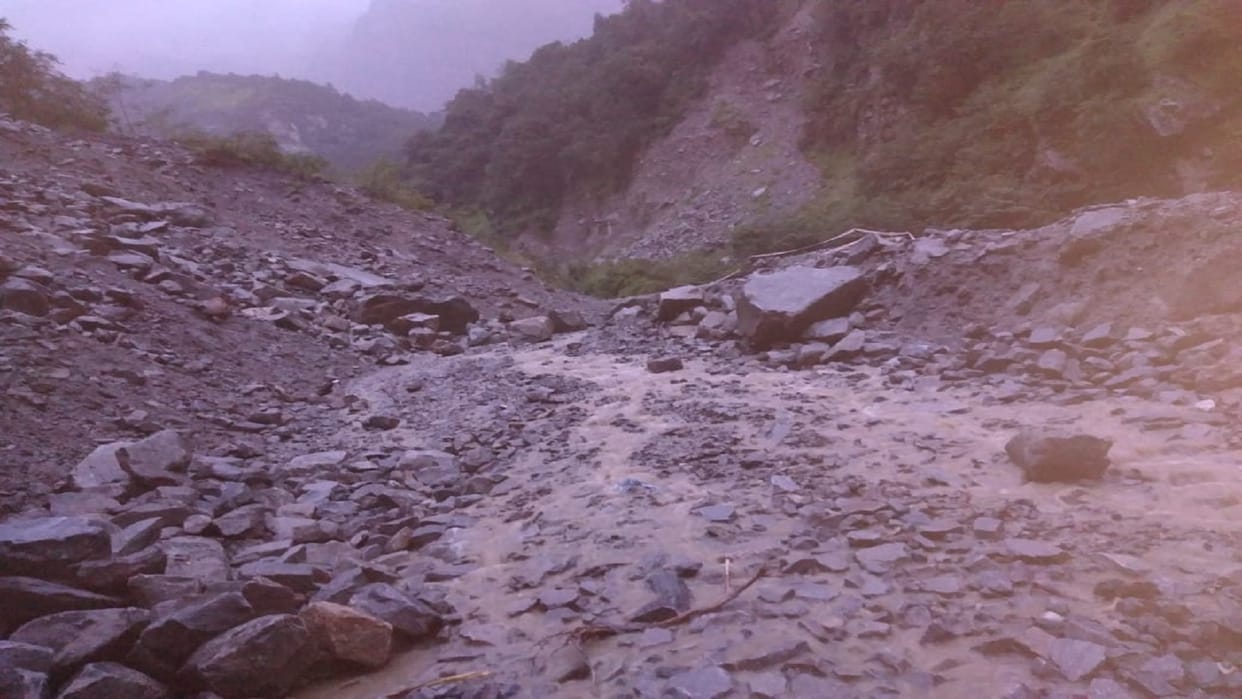 Badrinath National Highway closed again, debris in Lambagad Khachda drain, highway opened in Bachelikhal