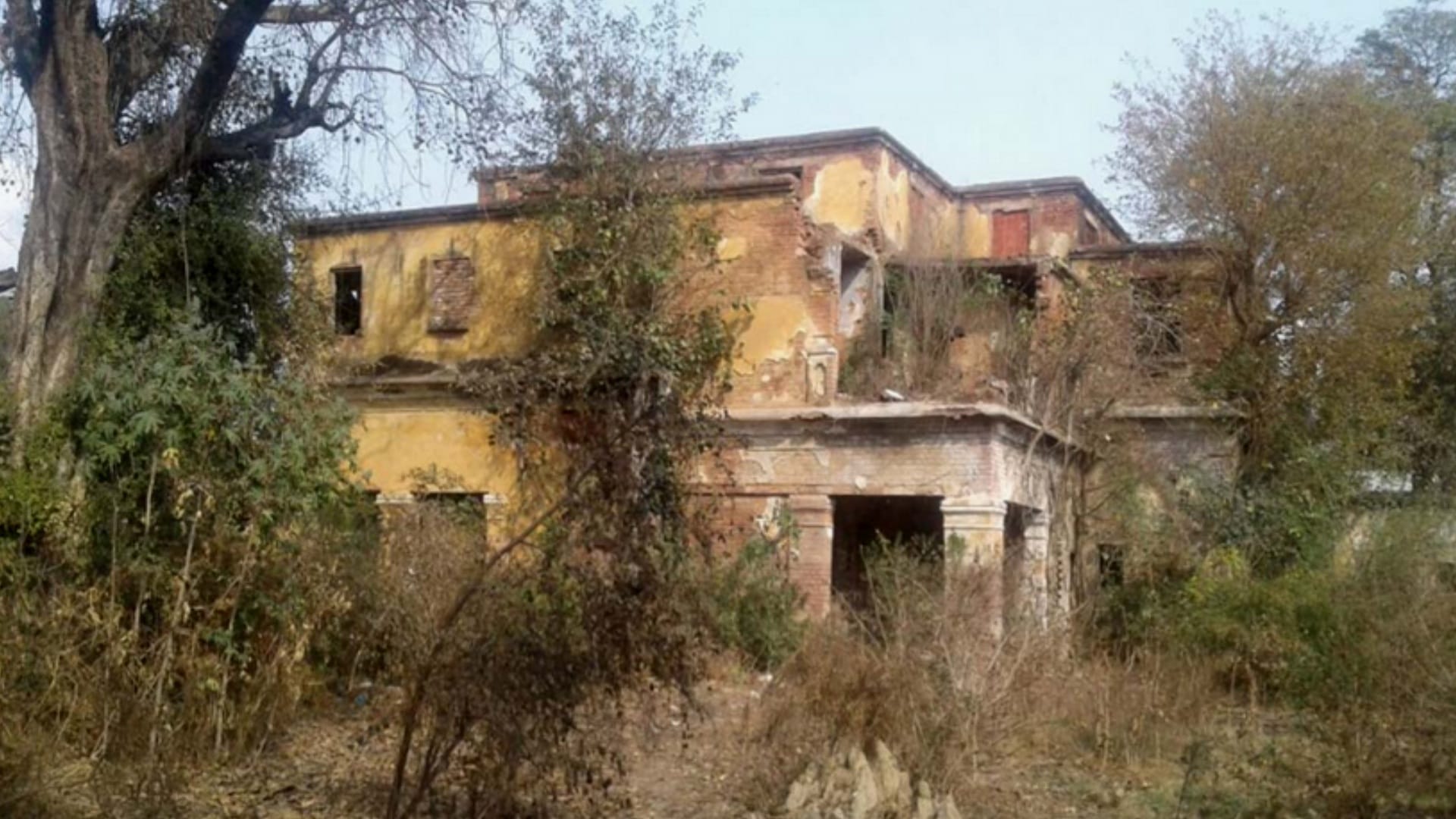 Bhoot bangla meerut, haunted house of meerut is included in top ten horror place in india