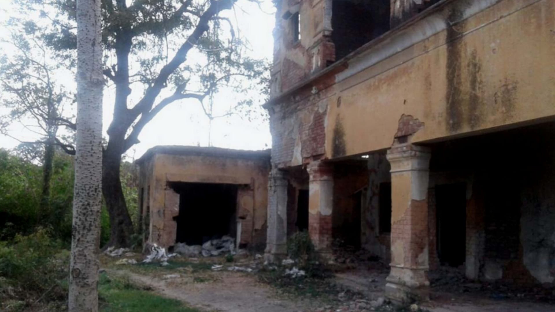 Bhoot bangla meerut, haunted house of meerut is included in top ten horror place in india