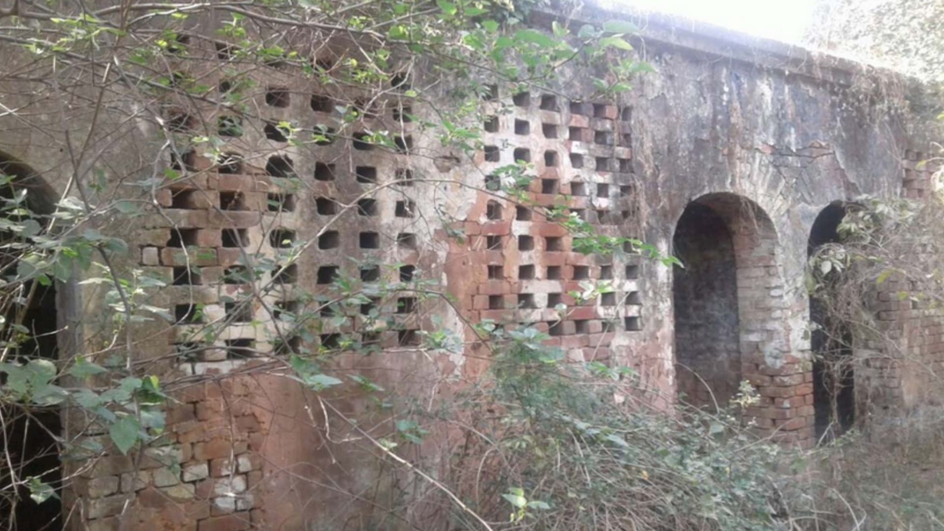 Bhoot bangla meerut, haunted house of meerut is included in top ten horror place in india