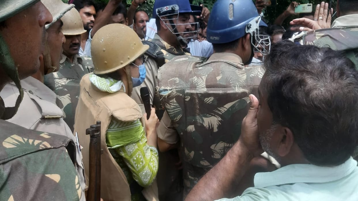 Angry people pelted stones on missing youth skeleton IN Badaun SO injured